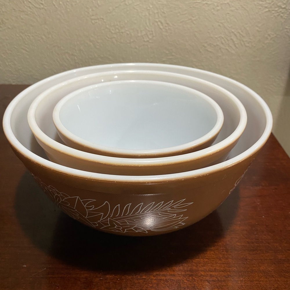 Vintage, Pyrex, 3 Piece Nesting Bowl Set from the 1970s Woodland collection - Picture 10 of 10